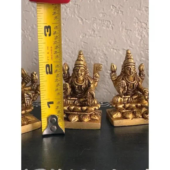 Ashtalakshmi Set (8 idols) in brass - Picture 3 of 4